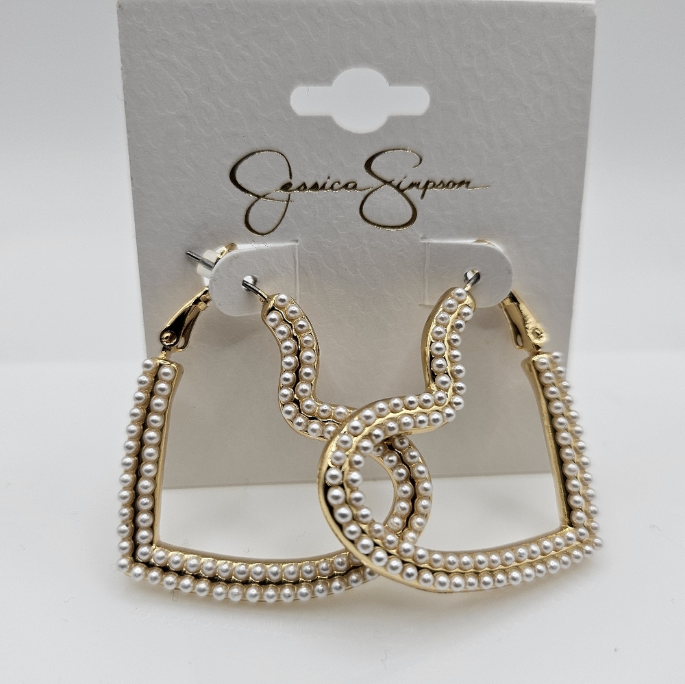 Pearl heart symbol hoop earrings